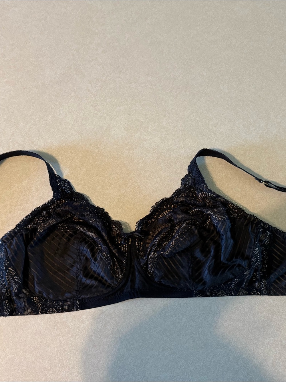 Amoena Elegant Lace Mastectomy Bra in Black/Tan 40DD